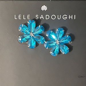 LELE SADOUGHI NWT AUTHENTIC AQUAMARINE MARCH CRYSTAL FLOWER BUTTON  EARRINGS